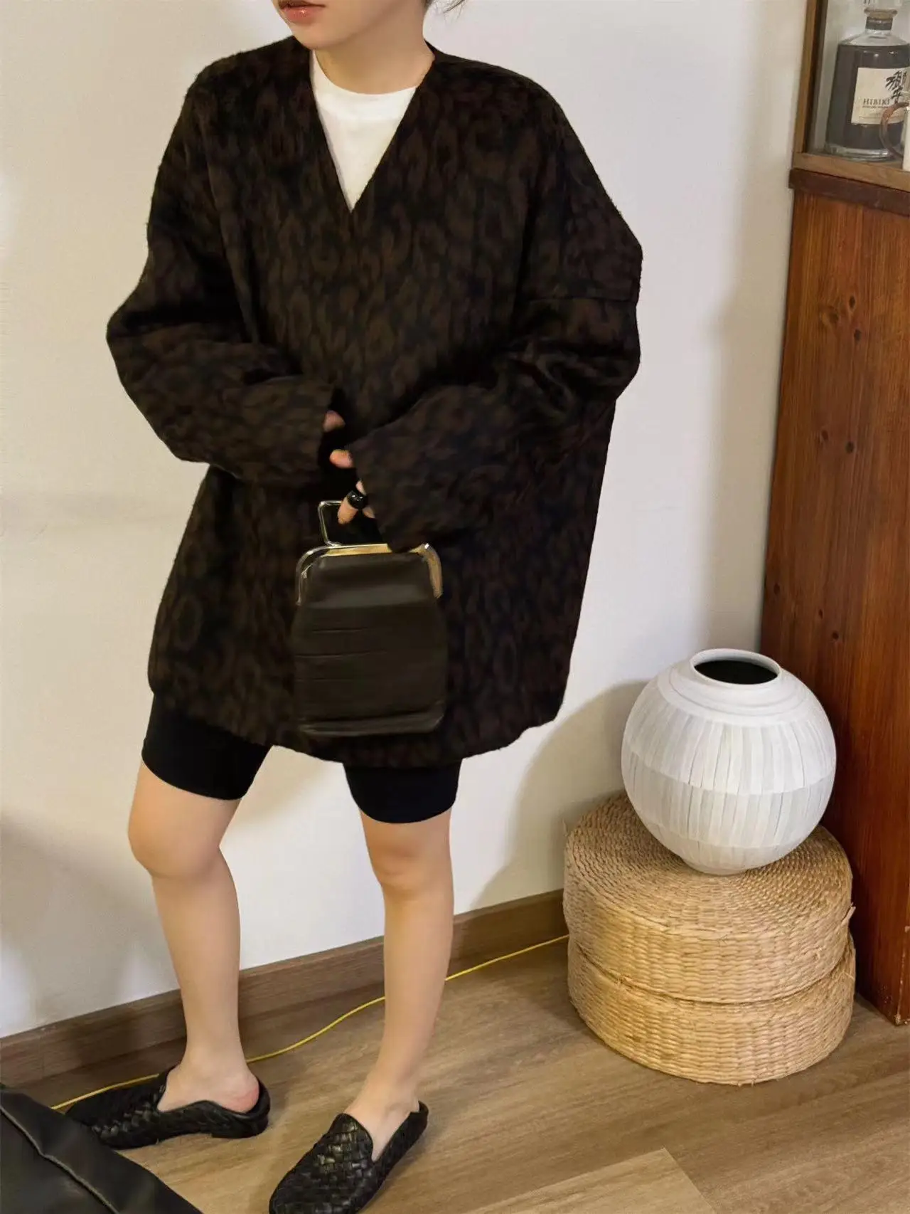 Свободная шерстяная куртка French sle High-Grade Sense с леопардовым принтом и v-образным