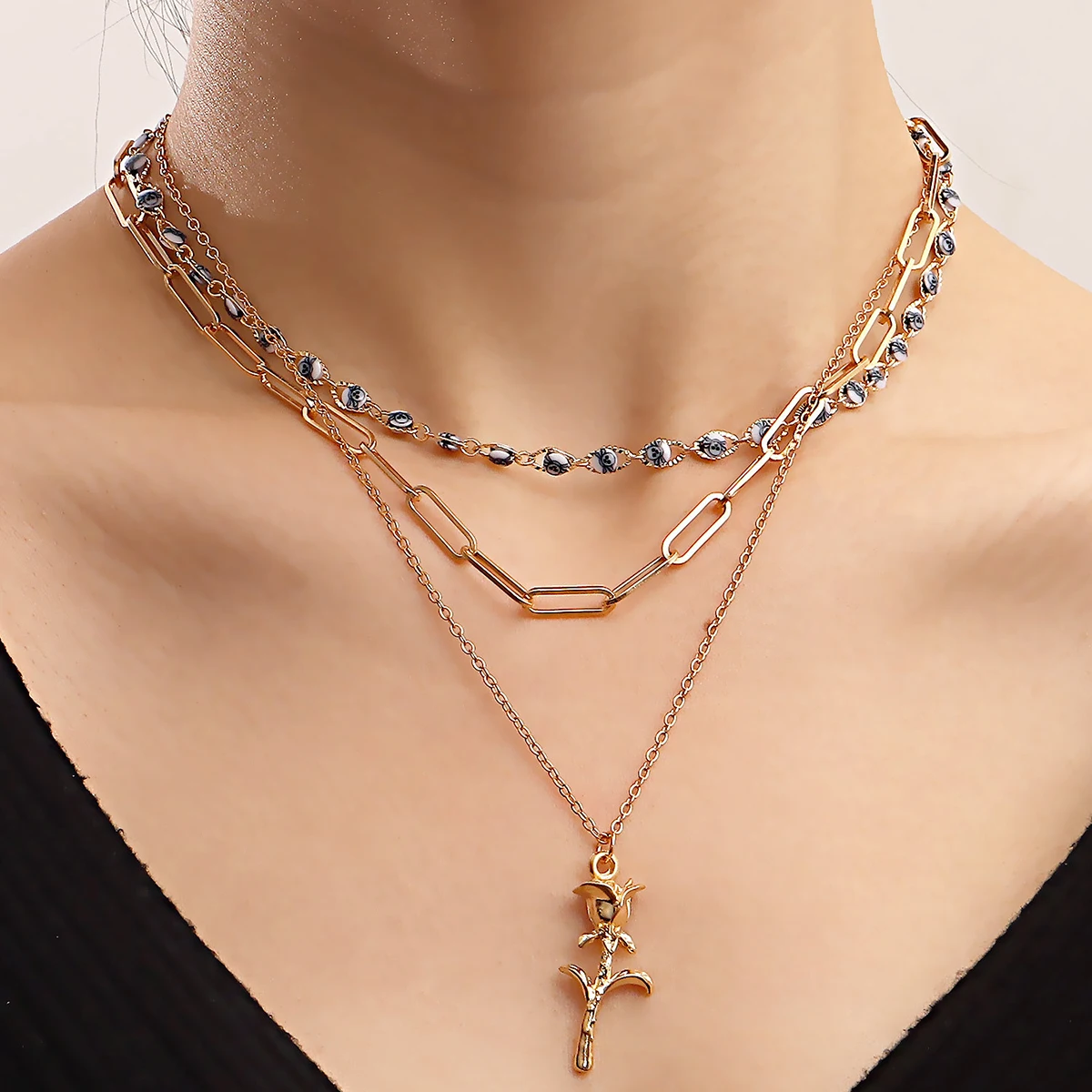 

Retro Delicate Love Rose Flower Women's Pendant Necklace Rose Valentine's Day Multi-layer Necklace Fashion Accessories Wholesale