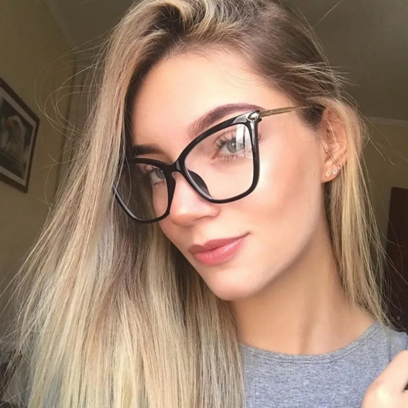 

Oversized Cat-Eye Eyeglasses for Women Vintage Design 2023 New Trendy Transparent Optical Glasses Fashion Metal Eyewear Frame