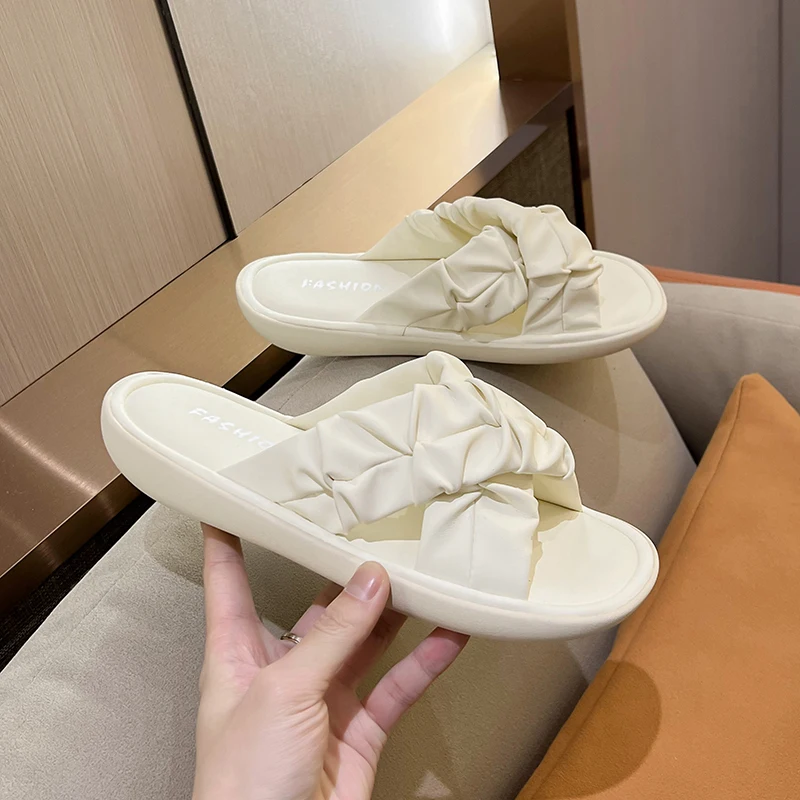 Designer Slippers Home Summer Platform Sandals Girl Flats Beach Casual Shoes for Women 2023 Chic House Slides Footwear Plus Size