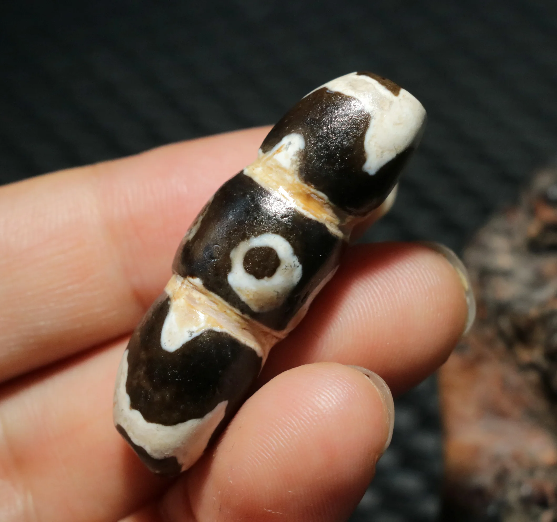 

UP0513A2 Unique Energy Power Magic Tibetan old Agate 4 Eyed Tiger Tooth totem Lotus Root shape dZi Bead Fit For Making Bracelet