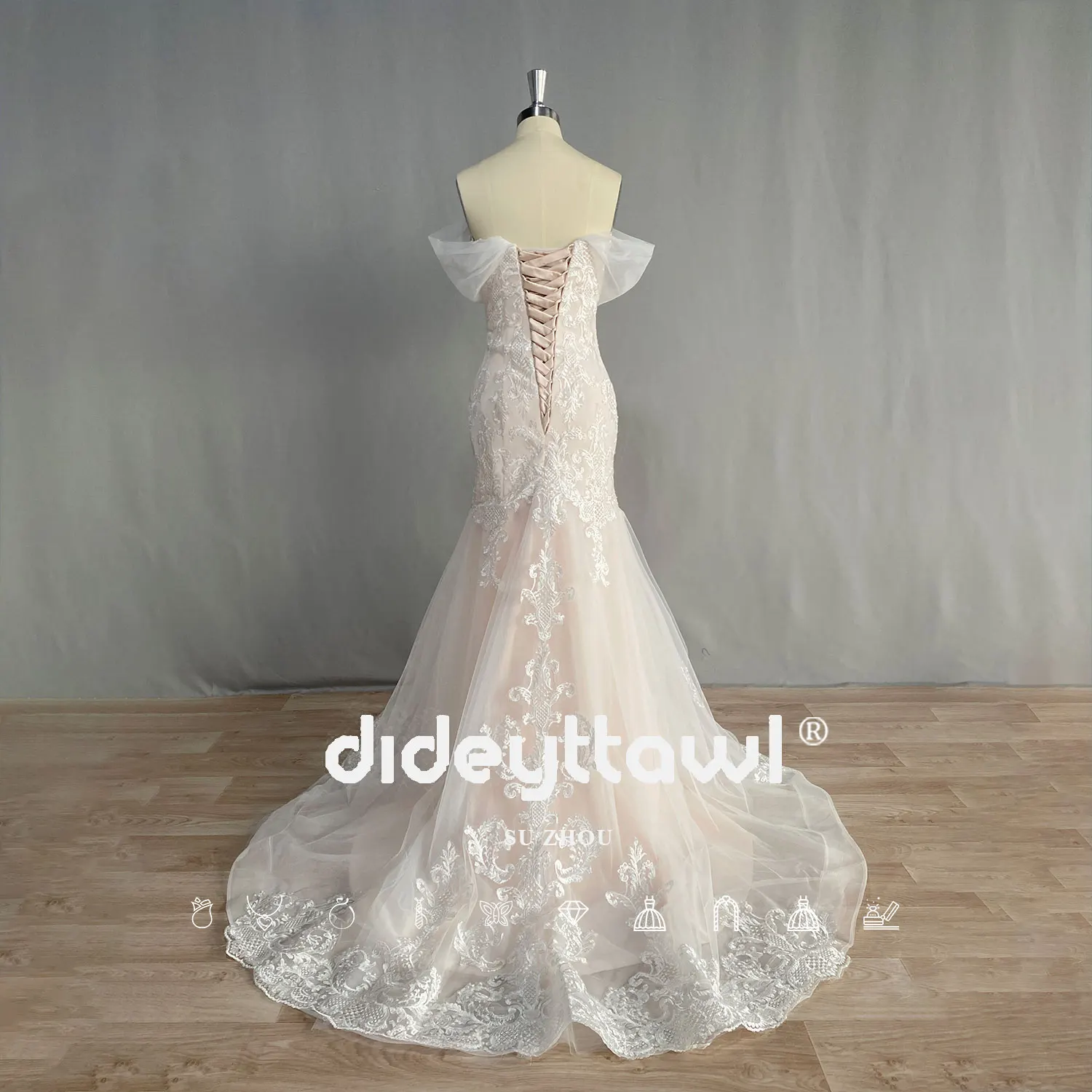 Рисунок 2 - Женское атласное платье с длинным рукавом DIDEYTTAWL