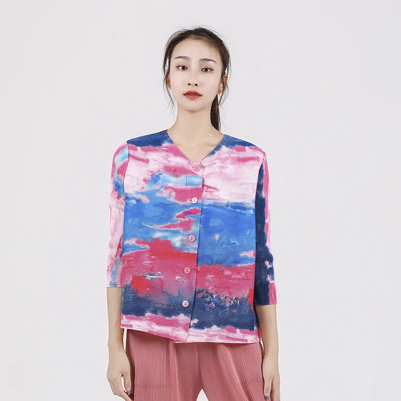 Fashion Korean version of the retro printing T-shirt Miyake pleated simple jacket temperament loose shirt