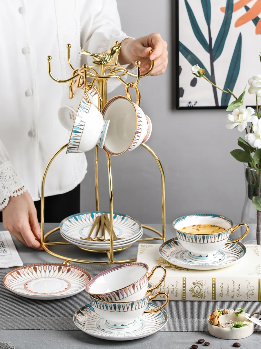 

Маленькая Роскошная кофейная чашка и блюдца в европейском стиле, британский чайный сервиз, кофейная чашка в английском стиле, роскошная и изысканная