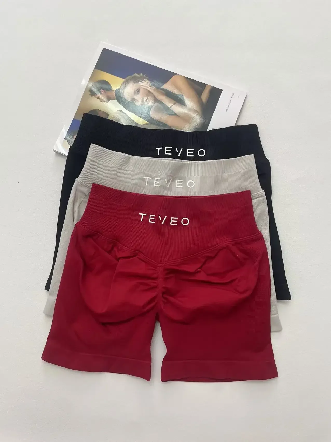 TEVEO женские шорты для йоги эластичные дышащие персиковые бега на бедрах