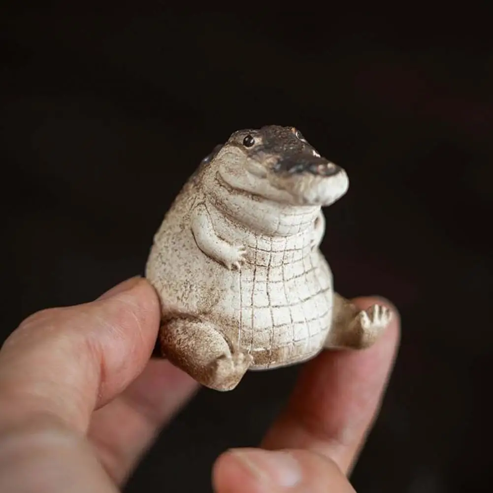 

Small Tea Pet Cute Purple Clay Fine Workmanship Handmade Crocodile Tea Figurine Animal Ornaments Home Desk Decor Handicrafts