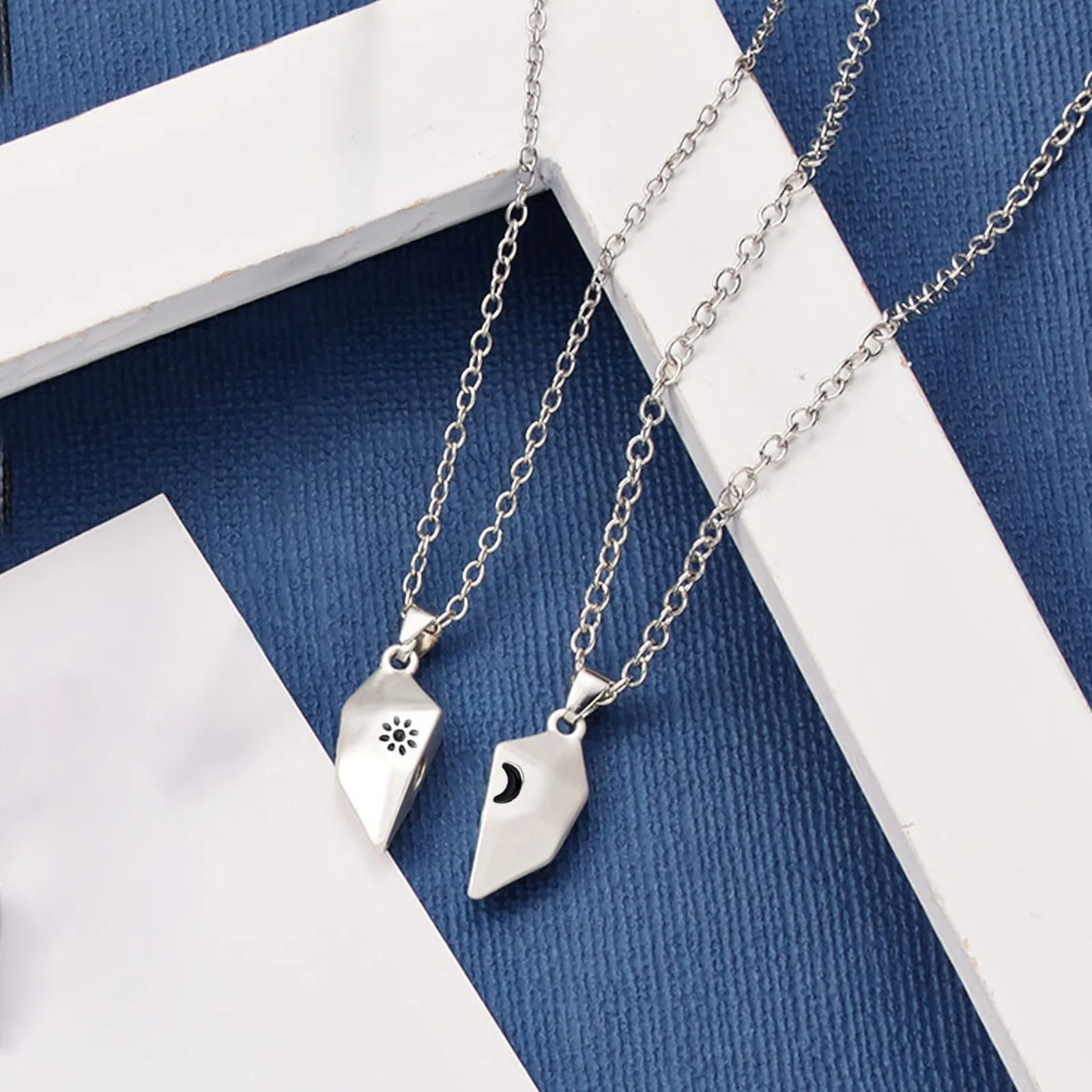 Ожерелье с подвеской в форме сердца и солнца