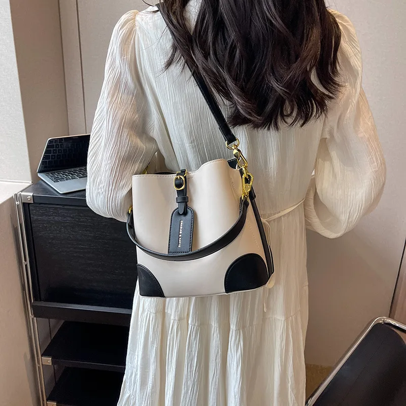 

Fashion Trend Single Shoulder Bucket Bags Contrast Stitching Handbag Leather Commute Crossbody Bag New Women's Versatile Satchel