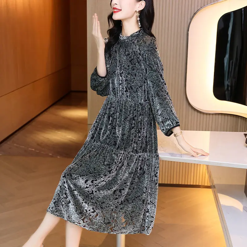 Женское платье с золотым бархатным принтом Осень-зима 2023 новинка Свободная