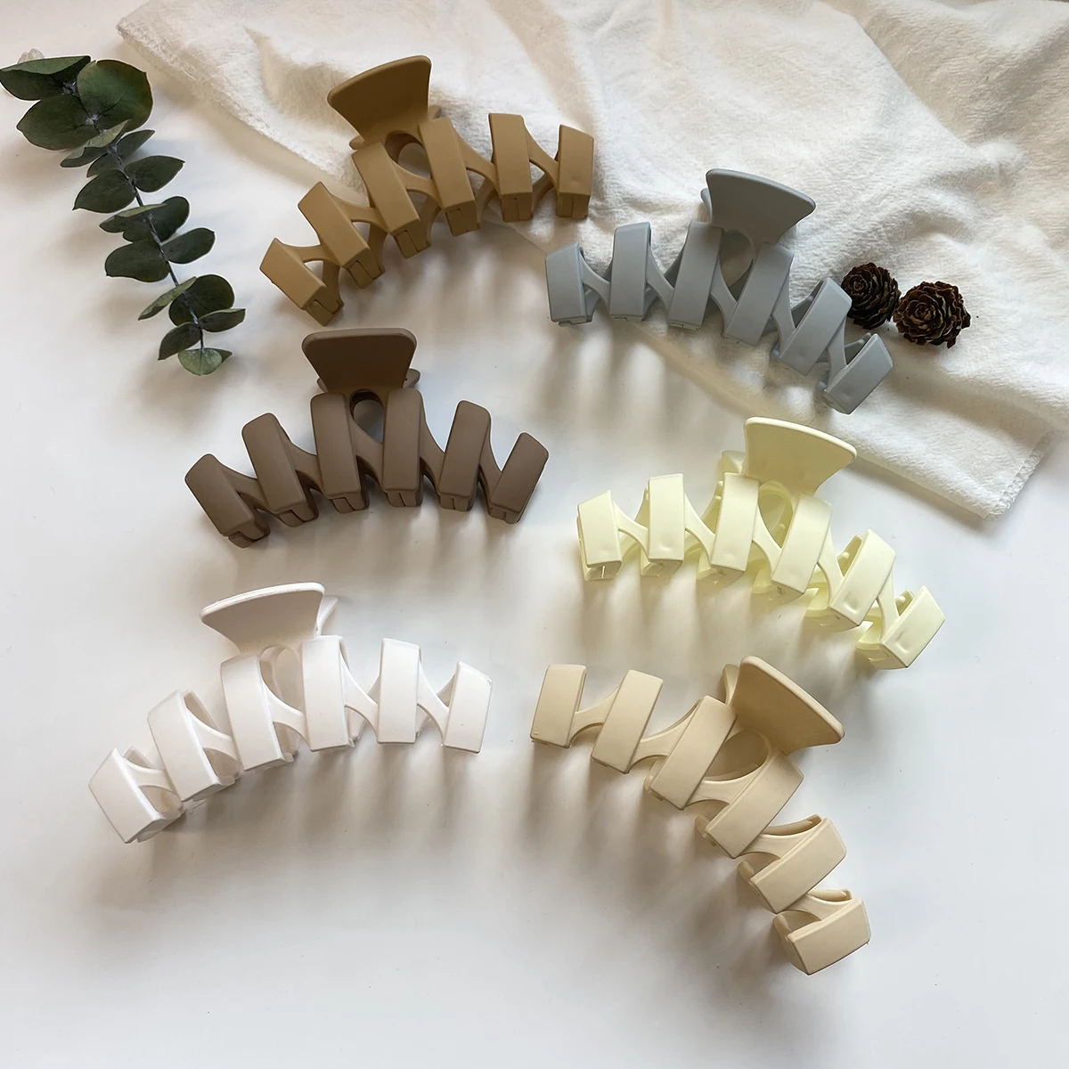 

Solid Color Large Ponytail Matte Shark Hair Clip Claw For Women Girls Elegant Crab Hairpins Barrette Headwear Hair Accessories