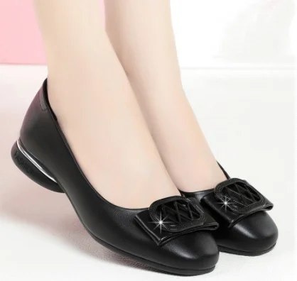 

2022 Fashion Office Lady Shoes Women High Heels Elegant Women Pumps Pointed toe Causal Middle Heels 5cm Black Heeled Shoes