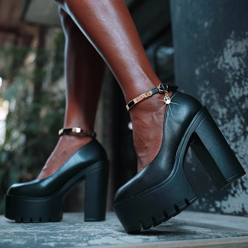 

Black Sexy Super High Heel Pumps Women‘s Thick Heel Patent Leather Platform Shoes Wedding Bridal Party Dress Shoes Plus Size 43