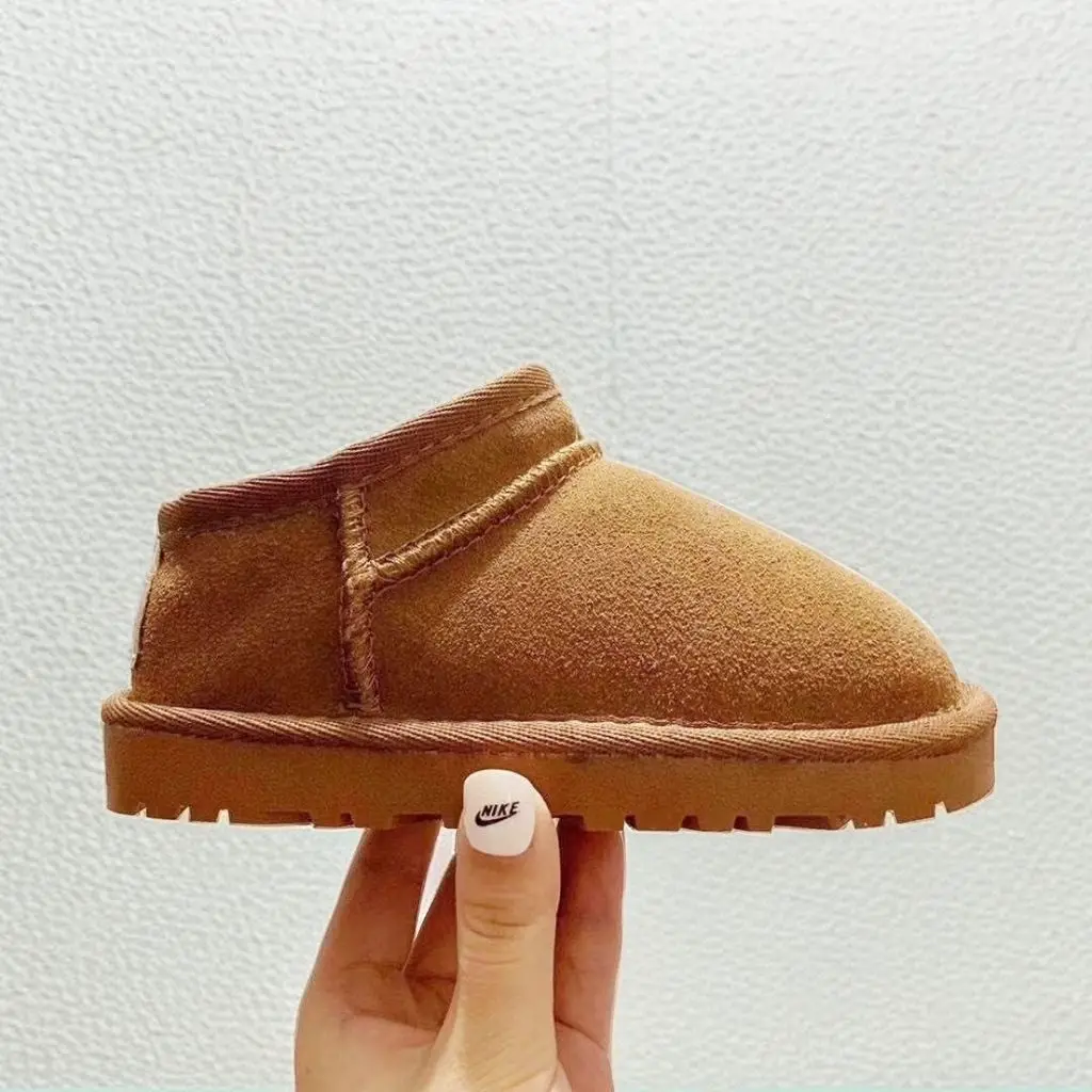 

2023 Designer children Slippers Slides Cow Classic Ultra Mini Platform Boots Slip-on Petites Suede Wool Warm Fur Winter Boots