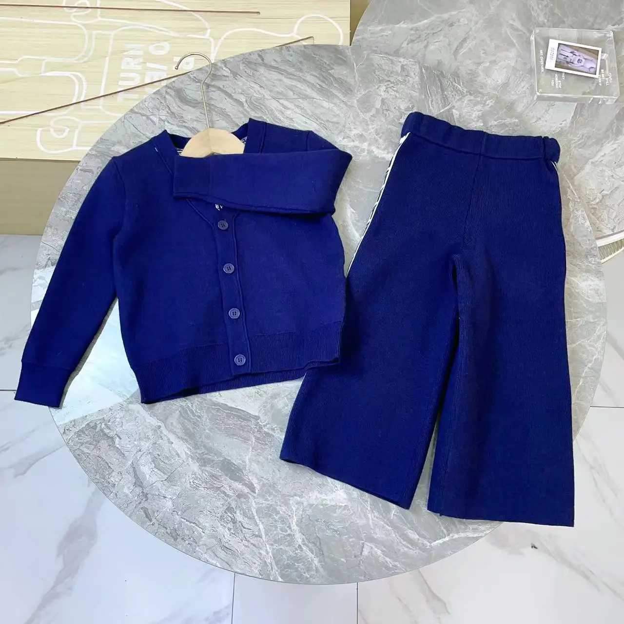 

High end children's clothing Autumn and winter clothing Girls' knitting cardigan coat Luxury classic design trousers 2 sets H