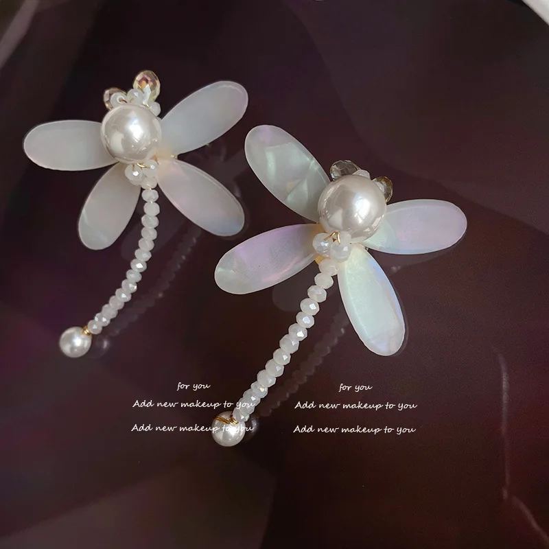 

2022 Simple Casual White Crystal Simulated Pearl Tassel Butterfly Pendant Necklace Jewelry