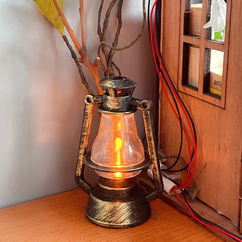 

Миниатюрная светящаяся керосиновая лампа для кукольного домика, настенный светильник, светодиодная модель, домашний декор