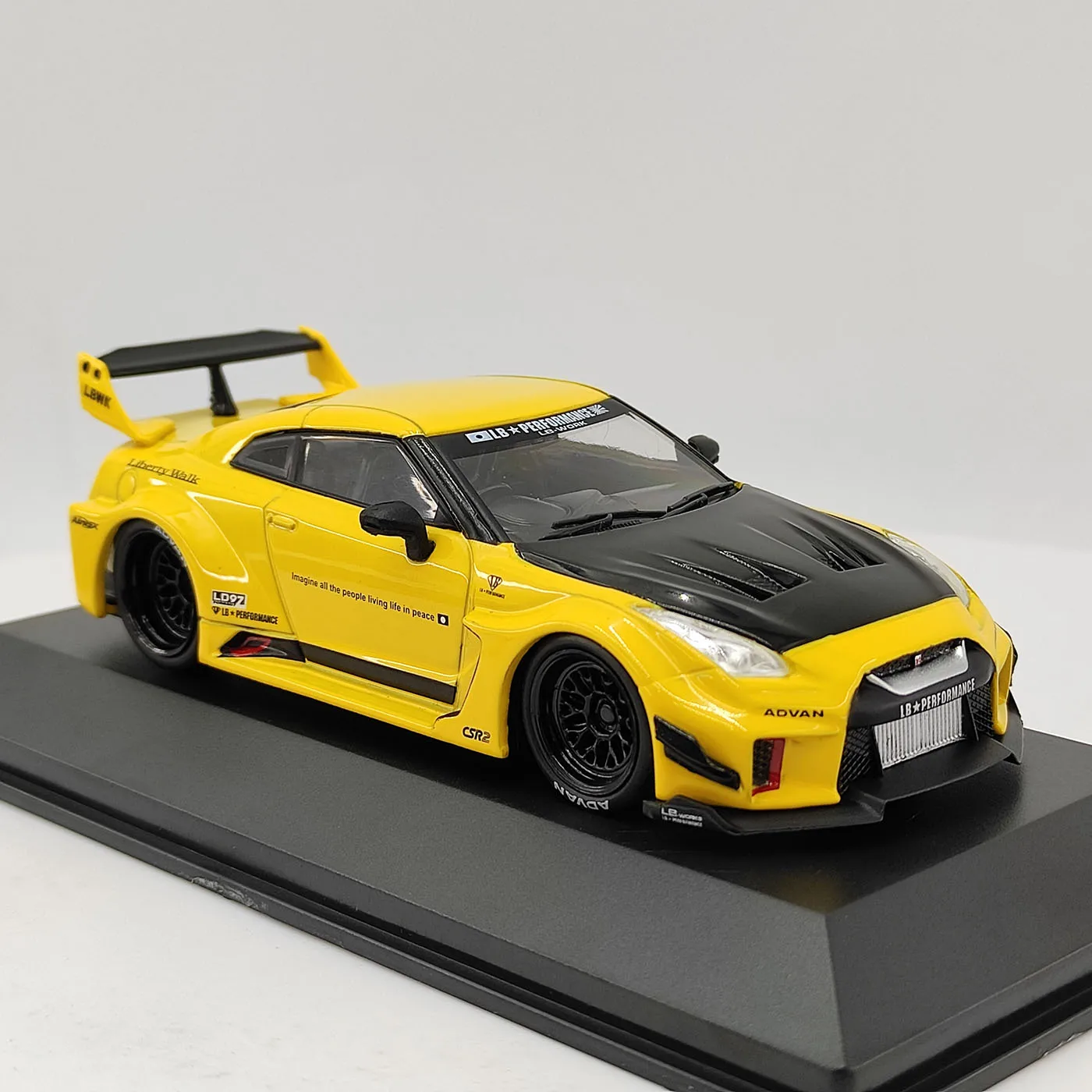 Фото Модель автомобиля SOLIDO S GT-R R35, масштаб 1:43, желтый цвет, литая под давлением, из сплава №5