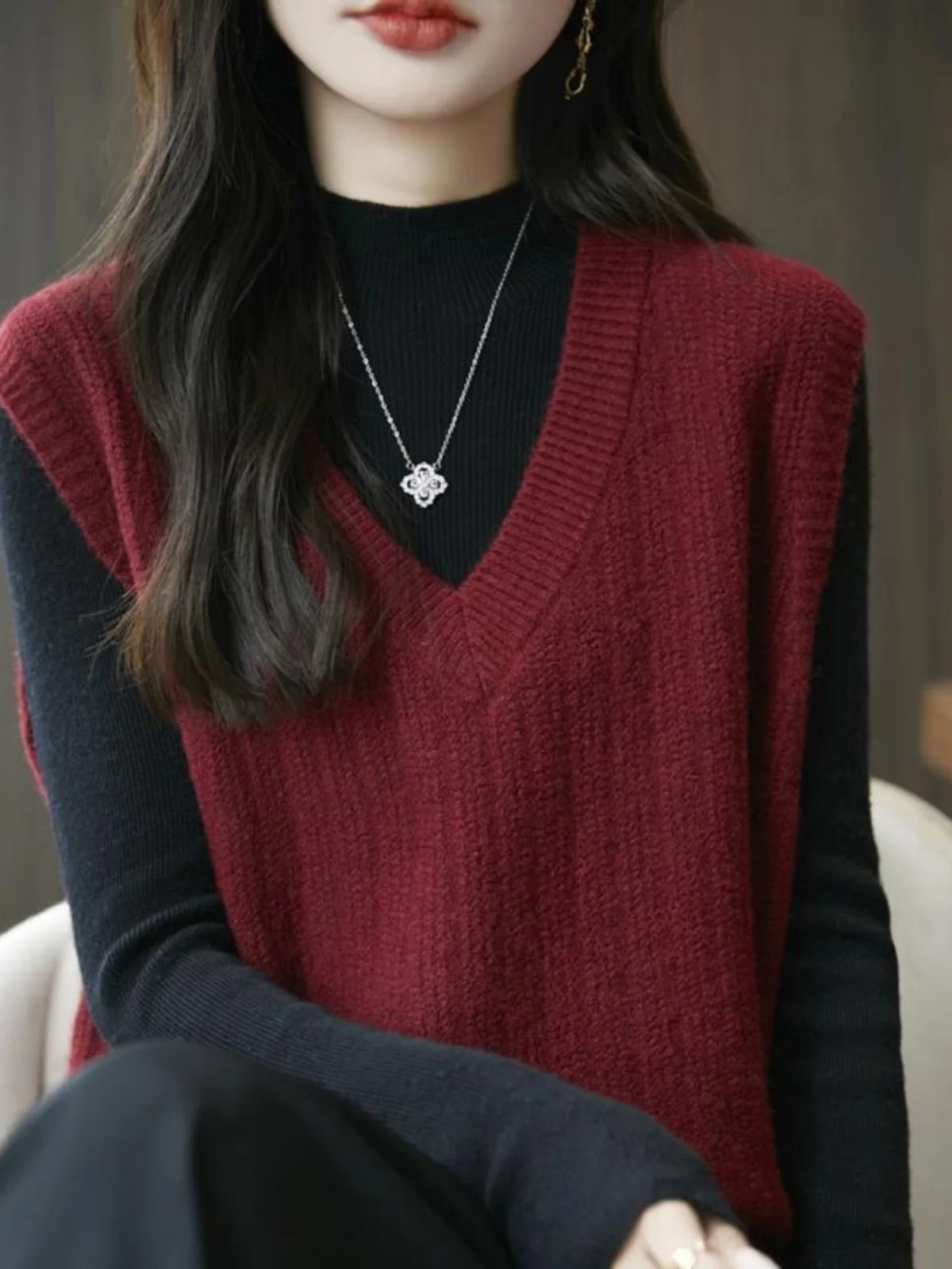 Осень-зима 2024 новый вязаный утепленный свитер с v-образным вырезом жилет женская