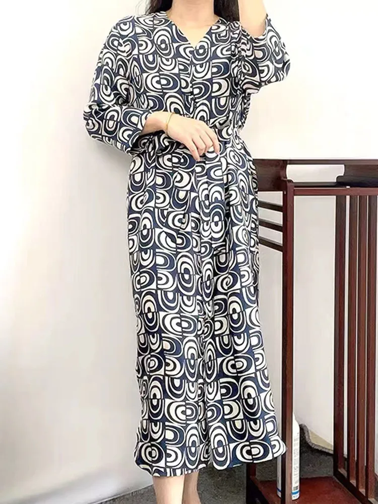 

Women's Midi Dress Irregular Print Belt Three Quarter Sleeve Robe