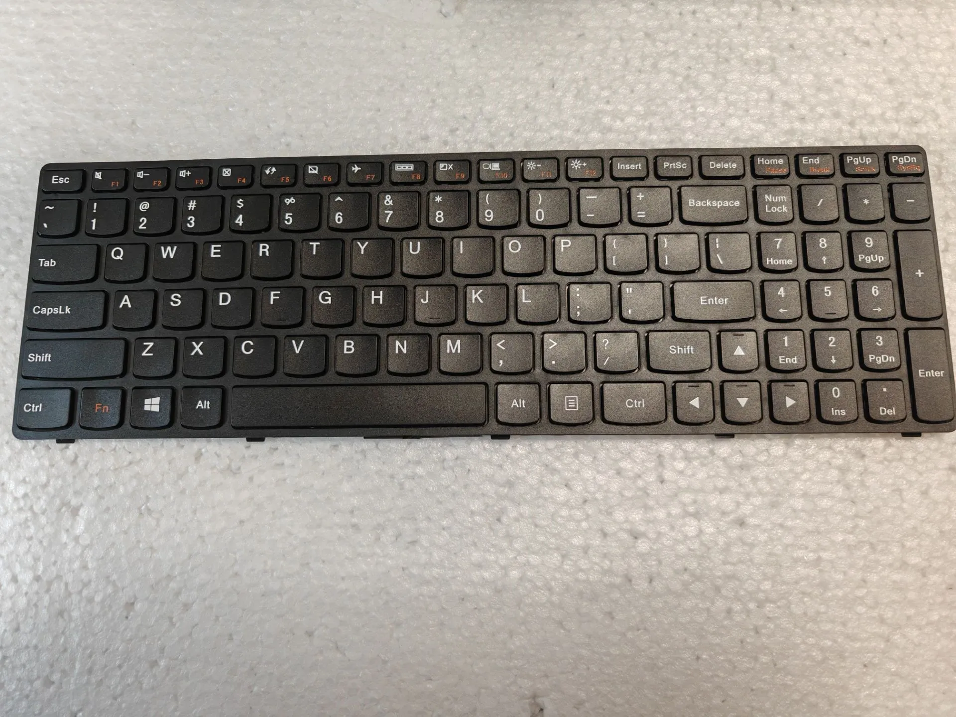 Сменная Клавиатура для ноутбука Lenovo IdeaPad G500 G505 G510 G700 G710 (не подходит для G500S G505S)