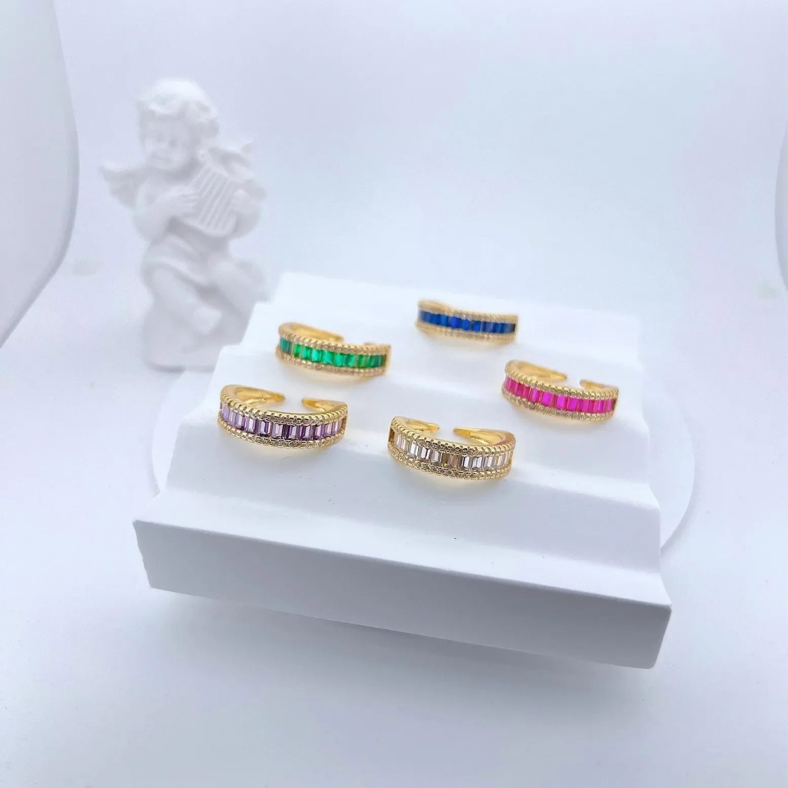 Кольцо с уникальным геометрическим узором медь инкрустированный цветным