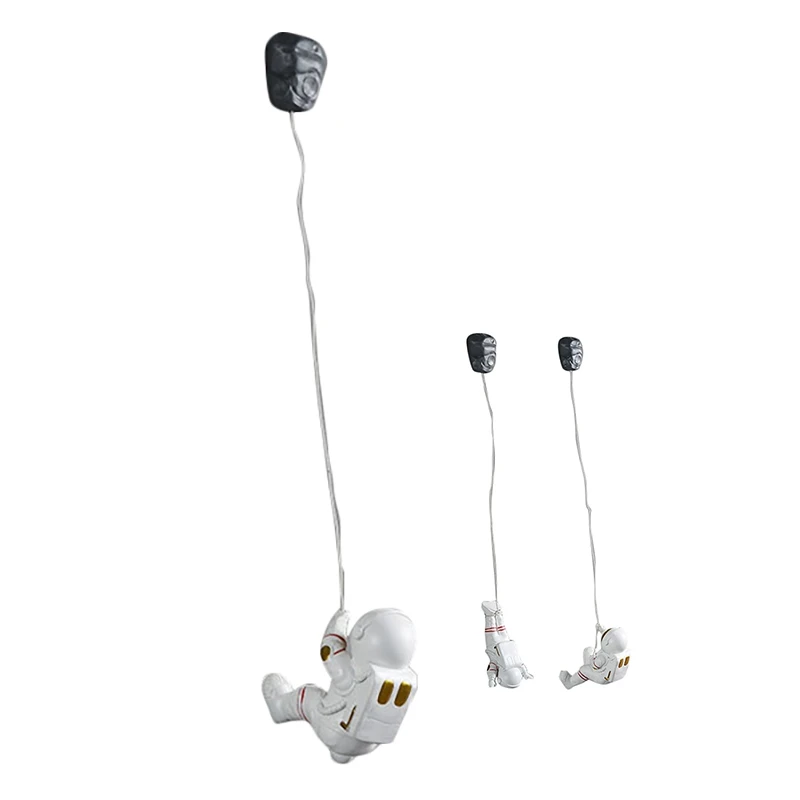 

1Pcs Resin Astronaut Figurines Spaceman Sculpture Astronaut Wall Sculpture Miniatures Cosmonaut Man Boy Birthday Gift