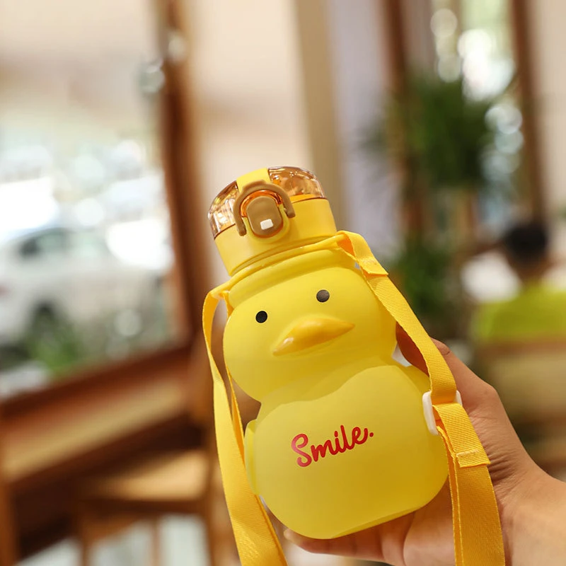 

Cute Duck Plastic Tumbler Portable Sport Drink Kettle Cartoon Travel Straw Mug 650ml Water Bottle For Girl Summer Kid Kawaii Cup