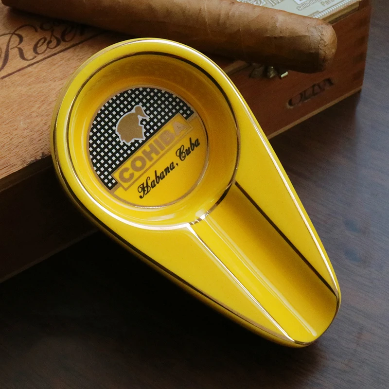

Cigar ashtray fashion single home cigar ashtray portable ceramic ashtray.