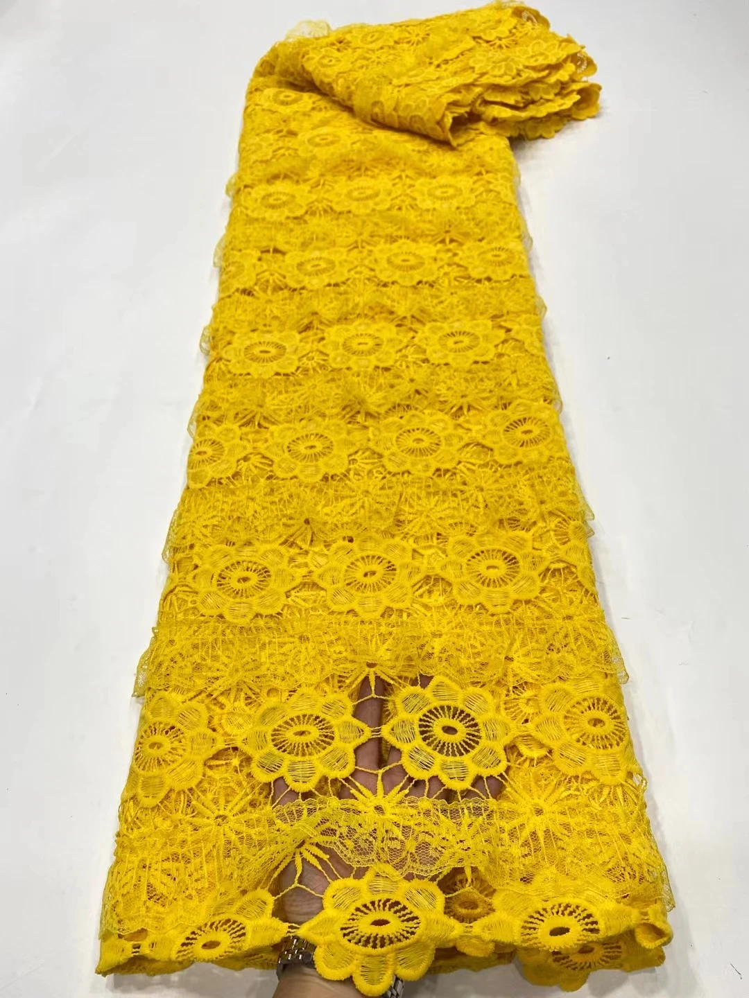 

2022 Latest Design Embroidery African Lace Guipure Material for Wedding Dress African Lace fabric Wholesale EDPG31