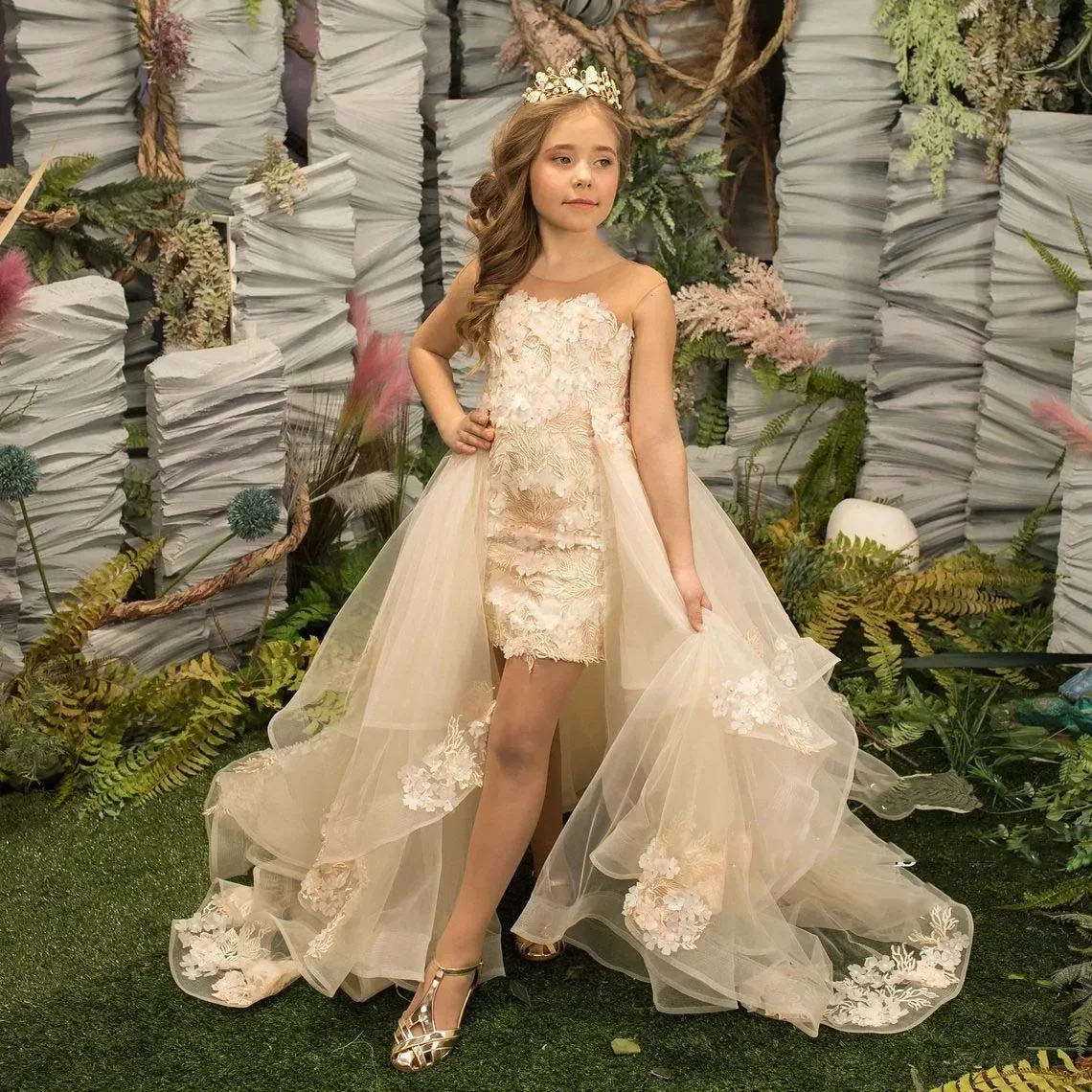 Кружевные пышные платья без рукавов для девочек