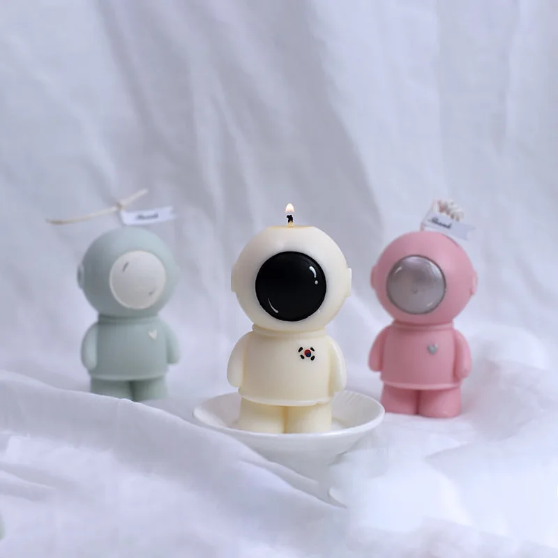 

3D Space Astronaut Candle Silicone Mold Handmade Diy Home Aromatic Gypsum Form Ornament Molds for Gypsum and Concrete Cement