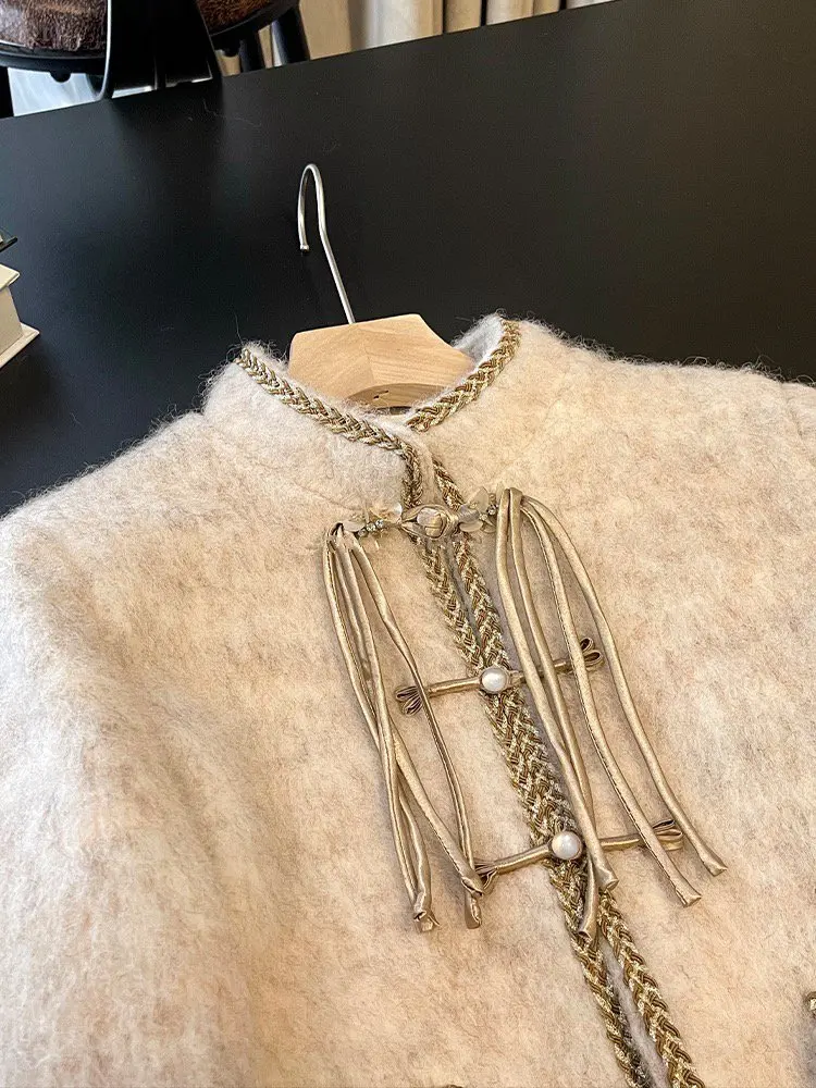 Костюм твидовый женский персиковый из пиджака и юбки с высокой талией