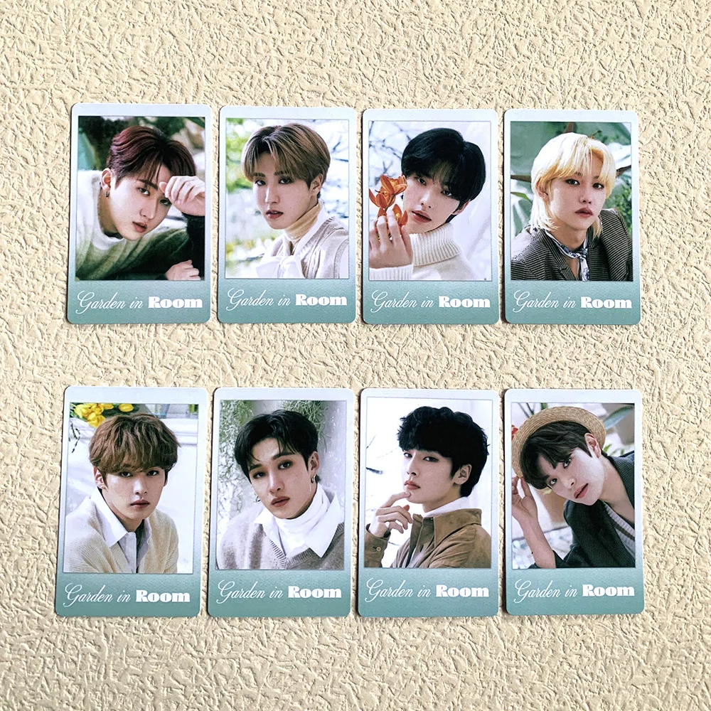 

8pcs/set Kpop Stray Kids 2022 Season's Greetings Photocards New Photo Album lomo Cards ROOM