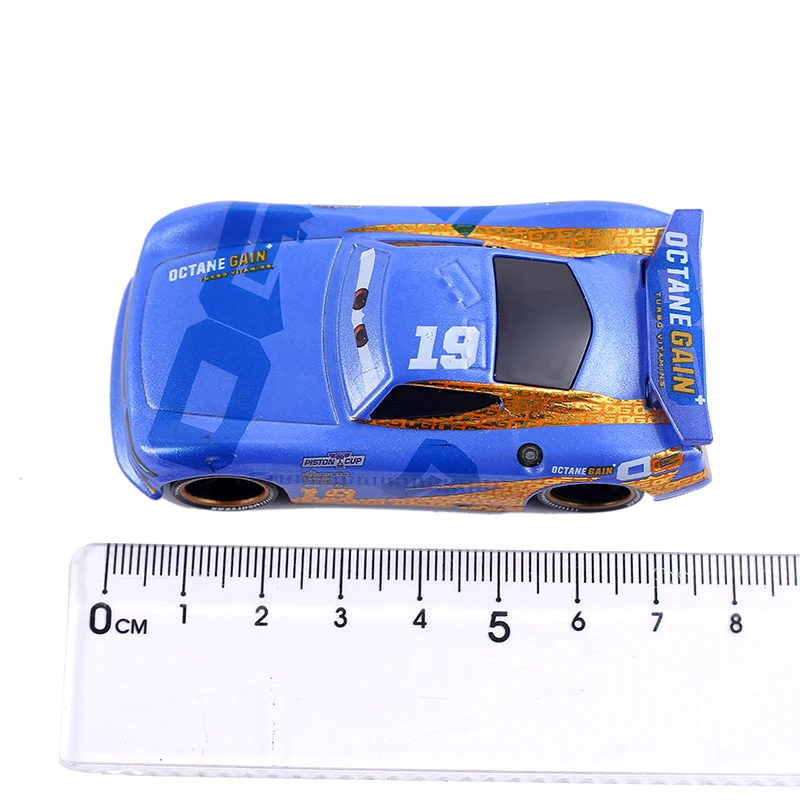 Автомобиль металлический из м/ф тачки 3 |