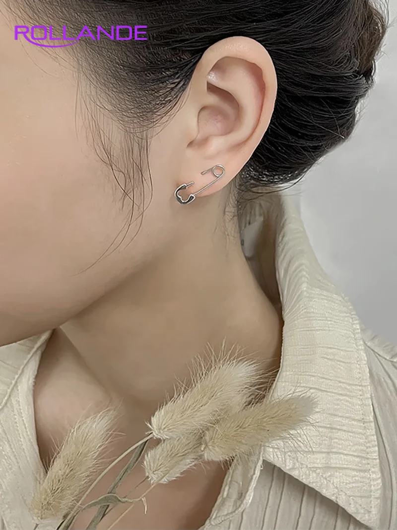 

Autumn Women's Pin Earrings Couple Style Paper Clip Platinum Earrings Electroplated Geometric