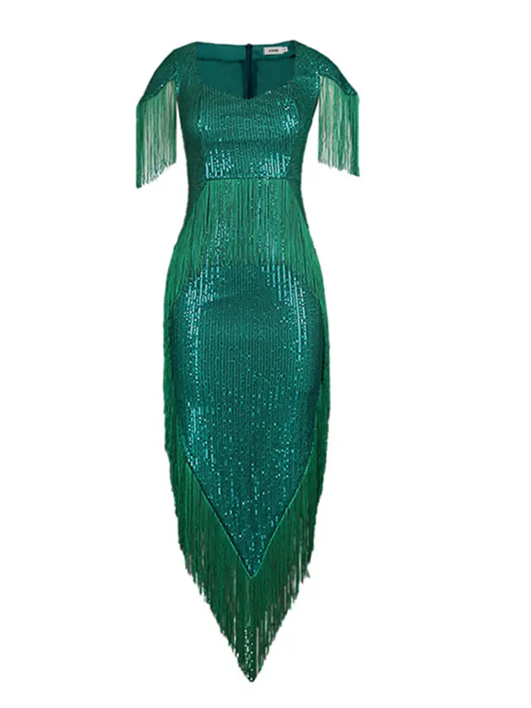 Рисунок 6 - Женское зеленое платье средней длины