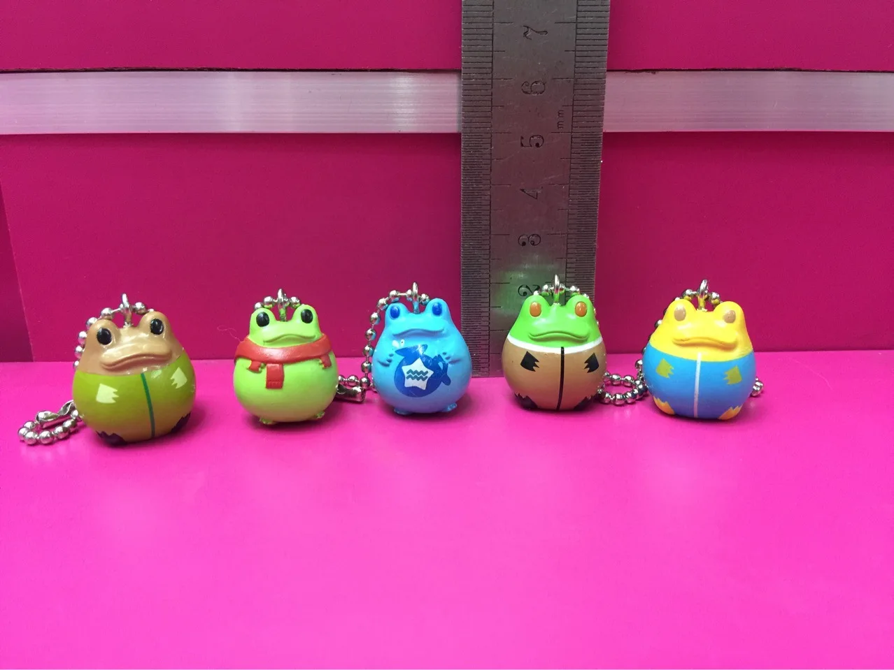 

5pcs mini Cartoon Green Frog KeyChain Women Lovely Key Chain Bag Pendant Key Ring for Women Kids Girls Toy Gift