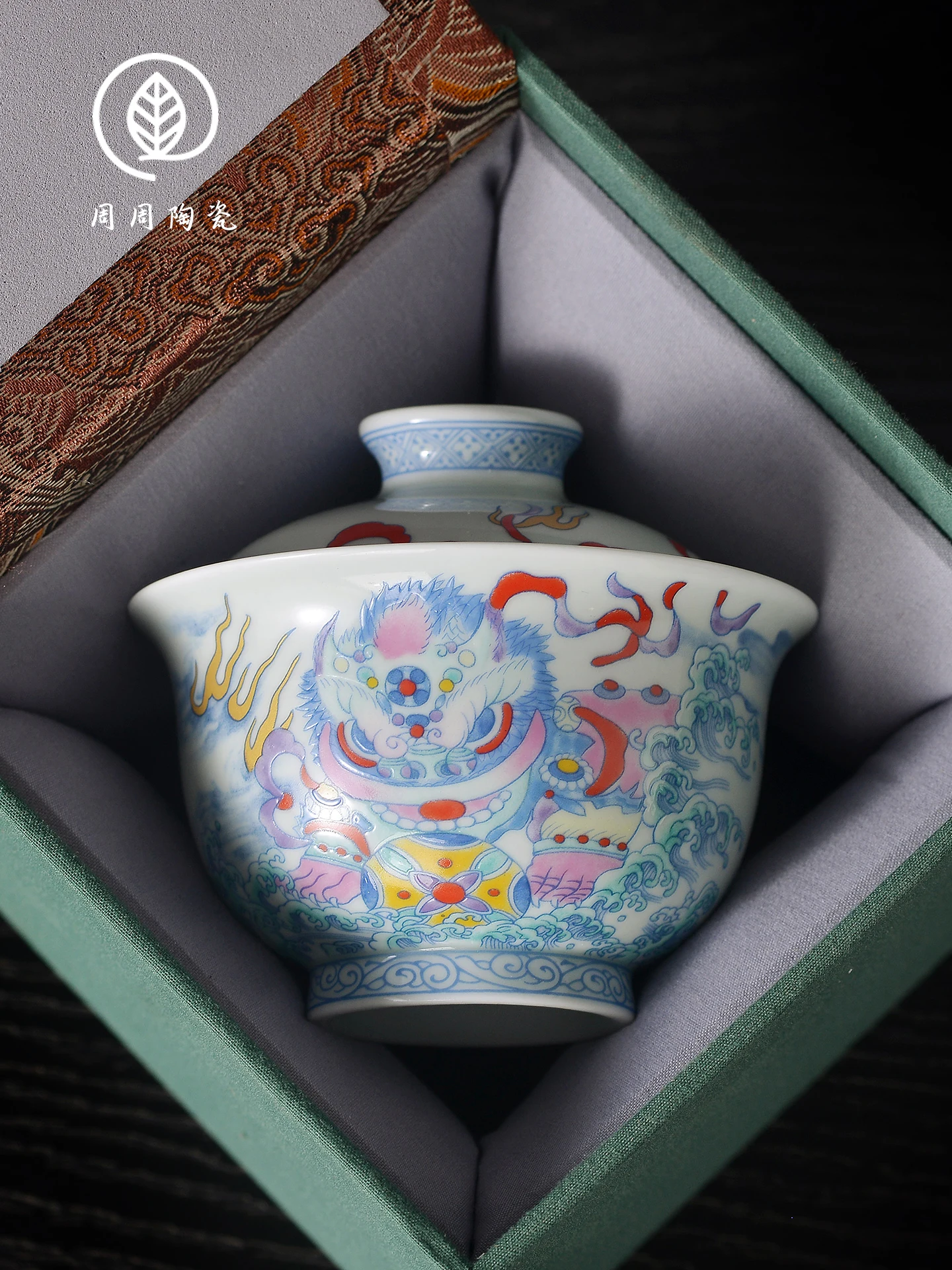 Цзиндэчжэнь ручной работы Doucai Lion Roll Гортензия Hover Gaiwan без ожогов Чаша для заваривания чая Бытовая керамическая чашка Большая (art.: 3920d3136f9f5) - 3920d3136f9f5
