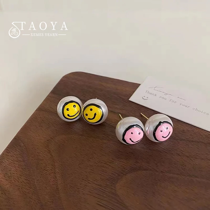 

Милые серьги-гвоздики с жемчугом в форме улыбающейся девушки 2023 модные простые украшения для рождественской вечеринки Смешные аксессуары для ушей для женщин