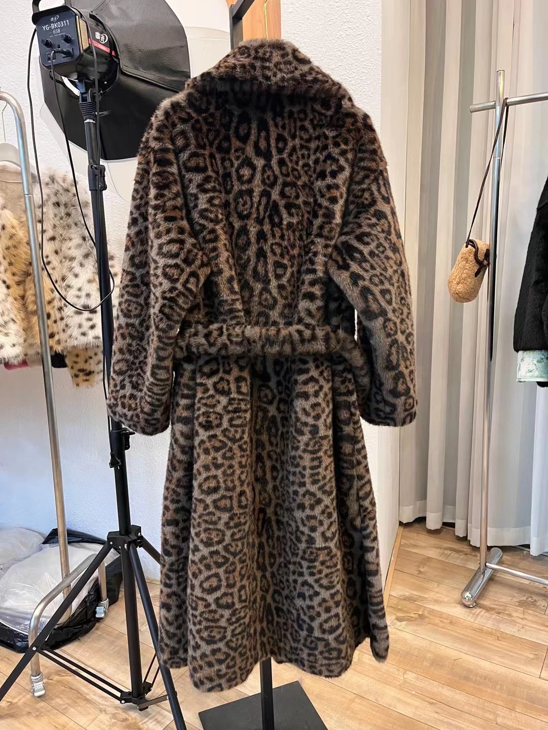 Тяжелая рекомендую 2024 новая утолщенная высококачественная верхняя одежда из