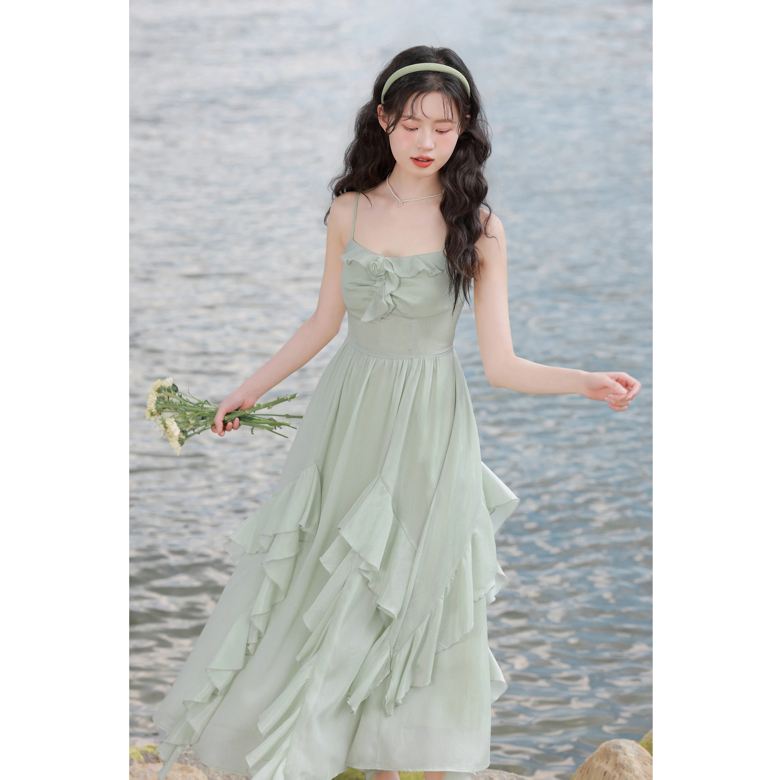 Ling Yi French sle Mint Green Sling Dress Women Summer 2024 New Small Poster Vacation a Word Length Skirts