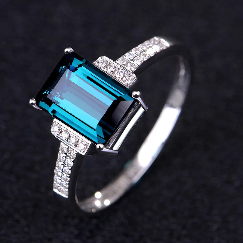 

Blue Rectangle Cut Four Claws Women Ring Vintage Design Gracious Lady Luxury Inlaid Zircon Female Jewelry Wedding Rings