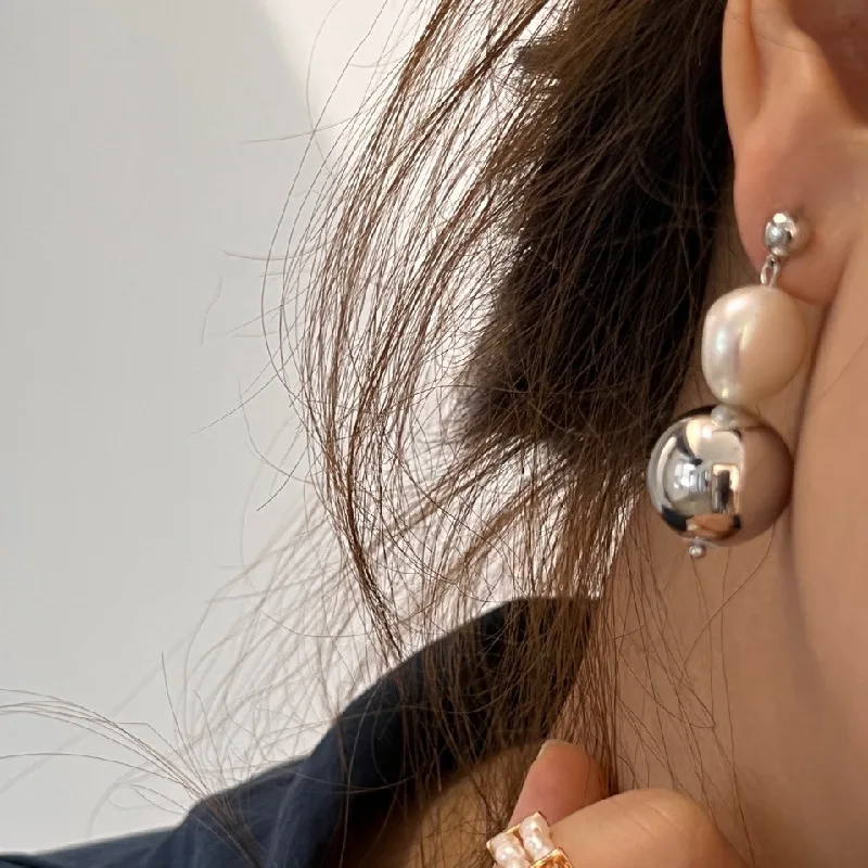 

Statement Irregular Pearl Metallic Ball Drop Earrings Personality New Pendientes