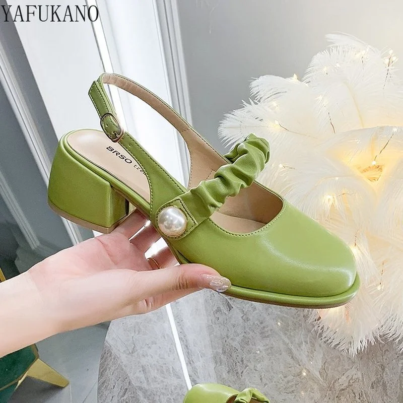 

Женские босоножки с ремешком на щиколотке, туфли-лодочки с ремешком на пятке, украшенные искусственным жемчугом и плиссированными деталями...