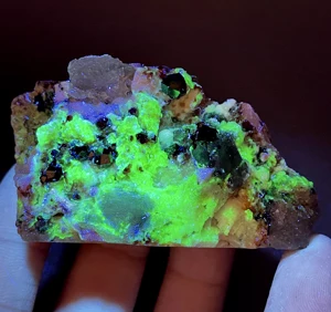 NEW! 91g natural florescent garnet and tea crystal symbiosis mineral specimen stones and crystals healing crystals quartz