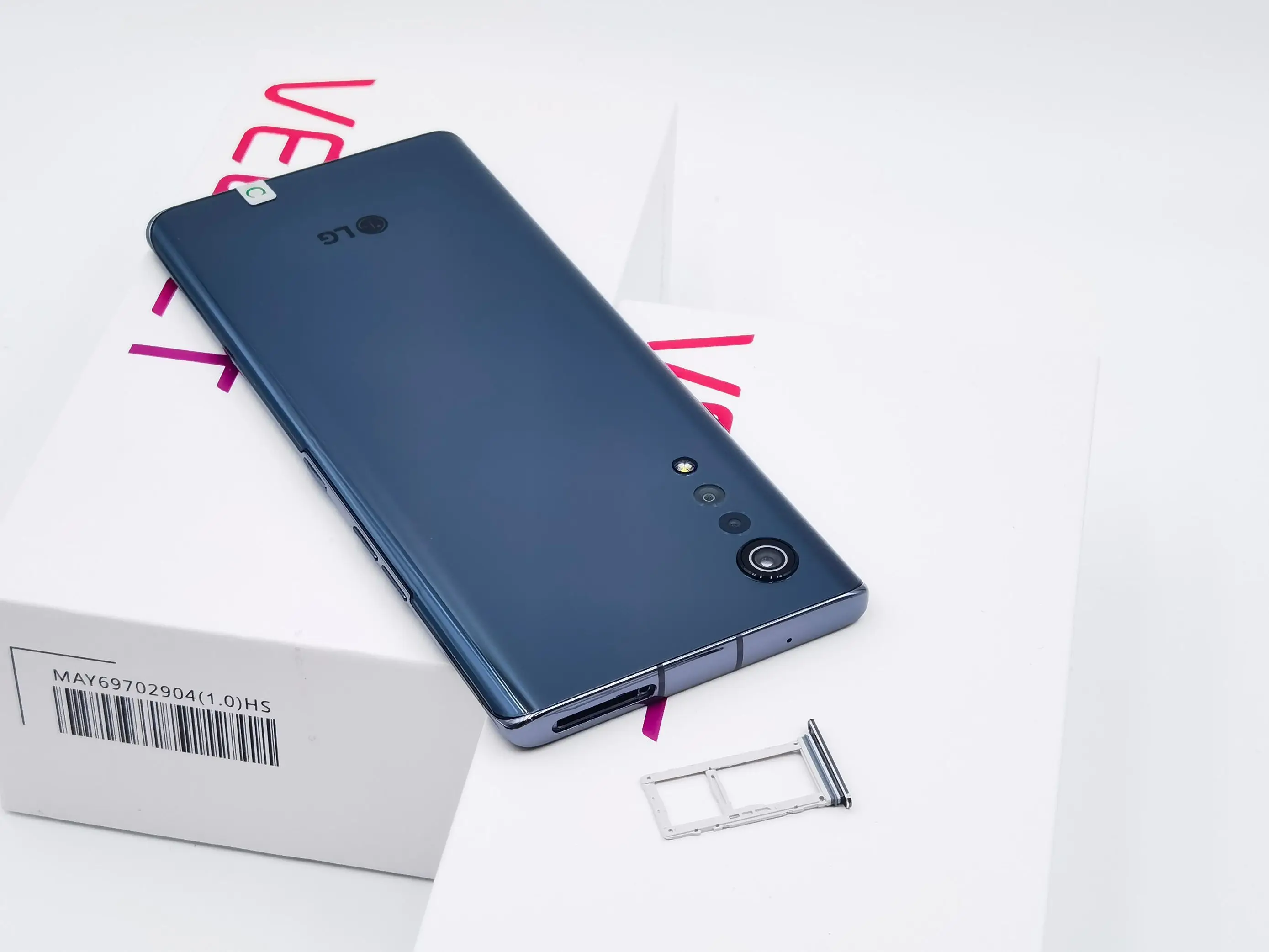 Смартфон LG Velvet 6/128ГБ global б/у