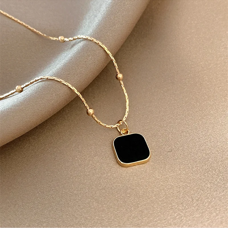 

Geometric Square Clavicle Chain Necklace for Women Summer Elegant Black Quadrilateral Pendant Necklace Hip Hop Party Jewelry