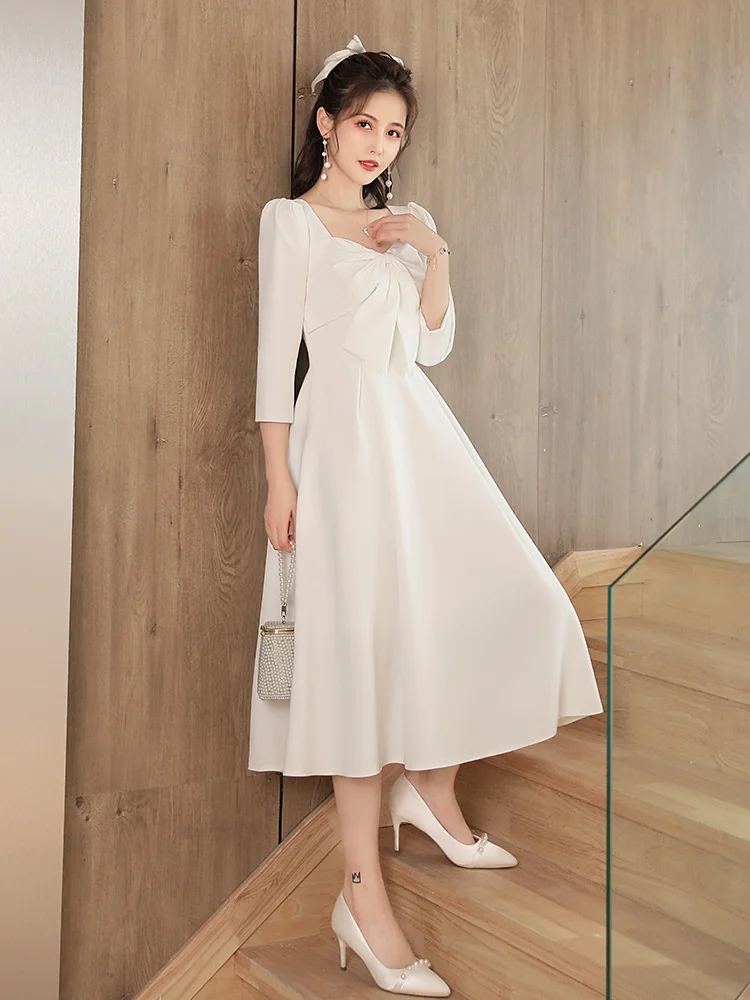 Свадебное платье для подружек невесты маленькое белое весеннее с длинными рукавами из сертифицированного французского атласа.