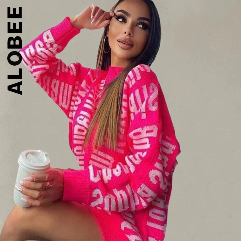 

Платье женское трикотажное с круглым вырезом и длинным рукавом