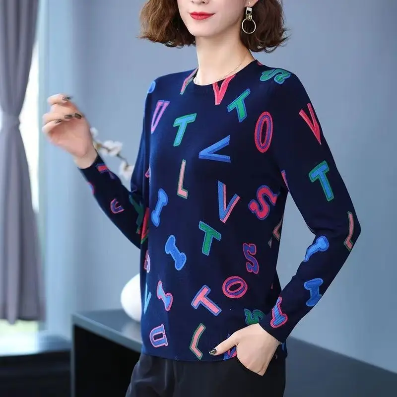 Купи Autumn Winter 2022 Round Neck Letter Printed Pullovers Tops Loose Fashion Warm Long Sleeve All-match T-shirt Women's Clothing за 1,049 рублей в магазине AliExpress